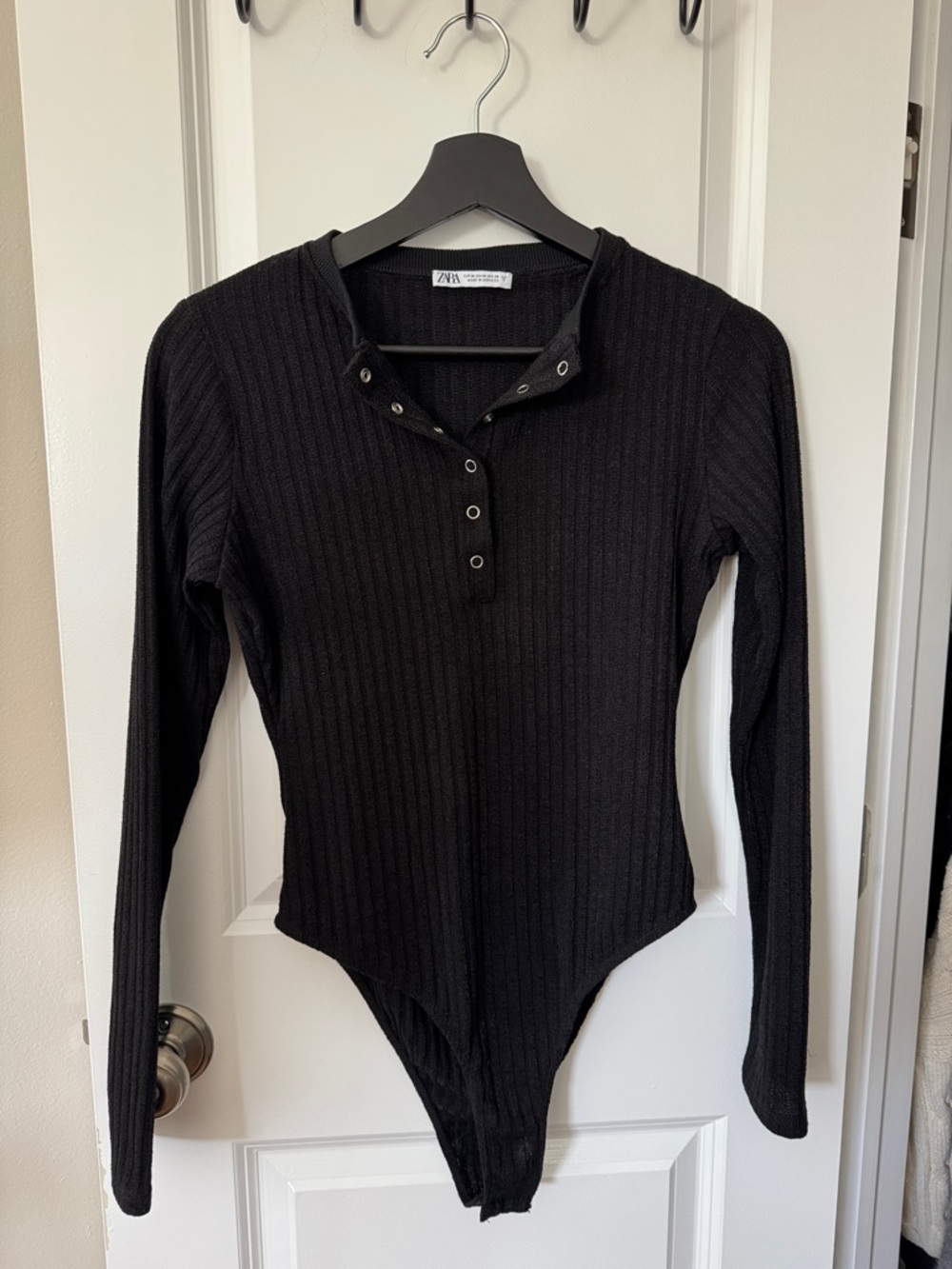 Zara Black Ribbed Long-Sleeve Henley Snap Bodysuit